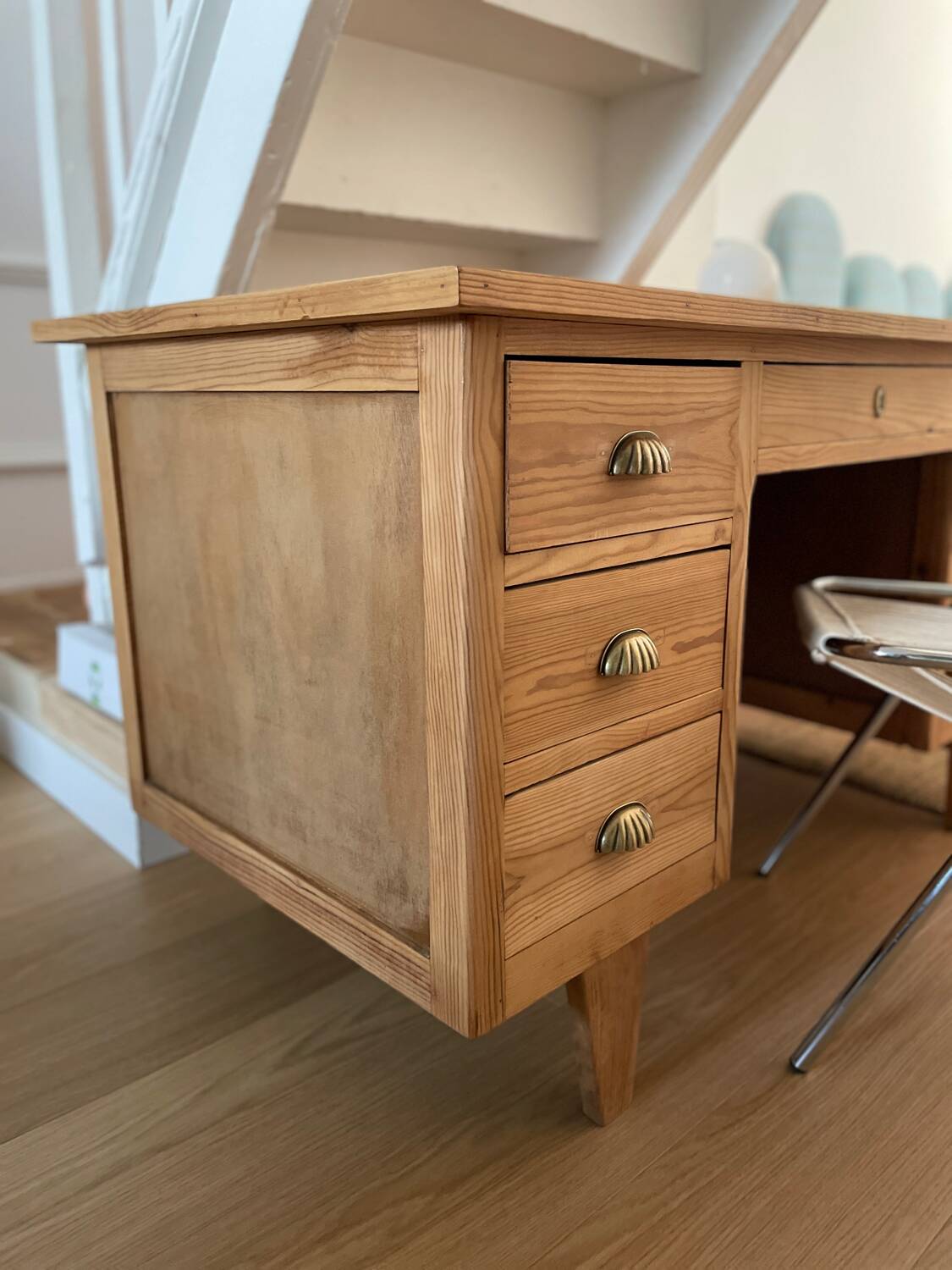 Vintage desk shell handles