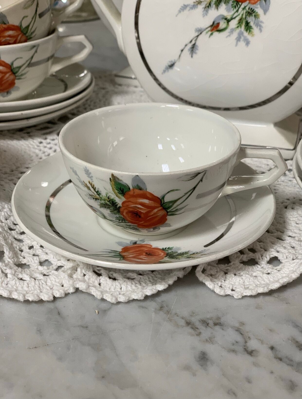 Old earthenware tea coffee set, HBCM Daisy -Teapot, 7 cups/sub-cups, sugar bowl