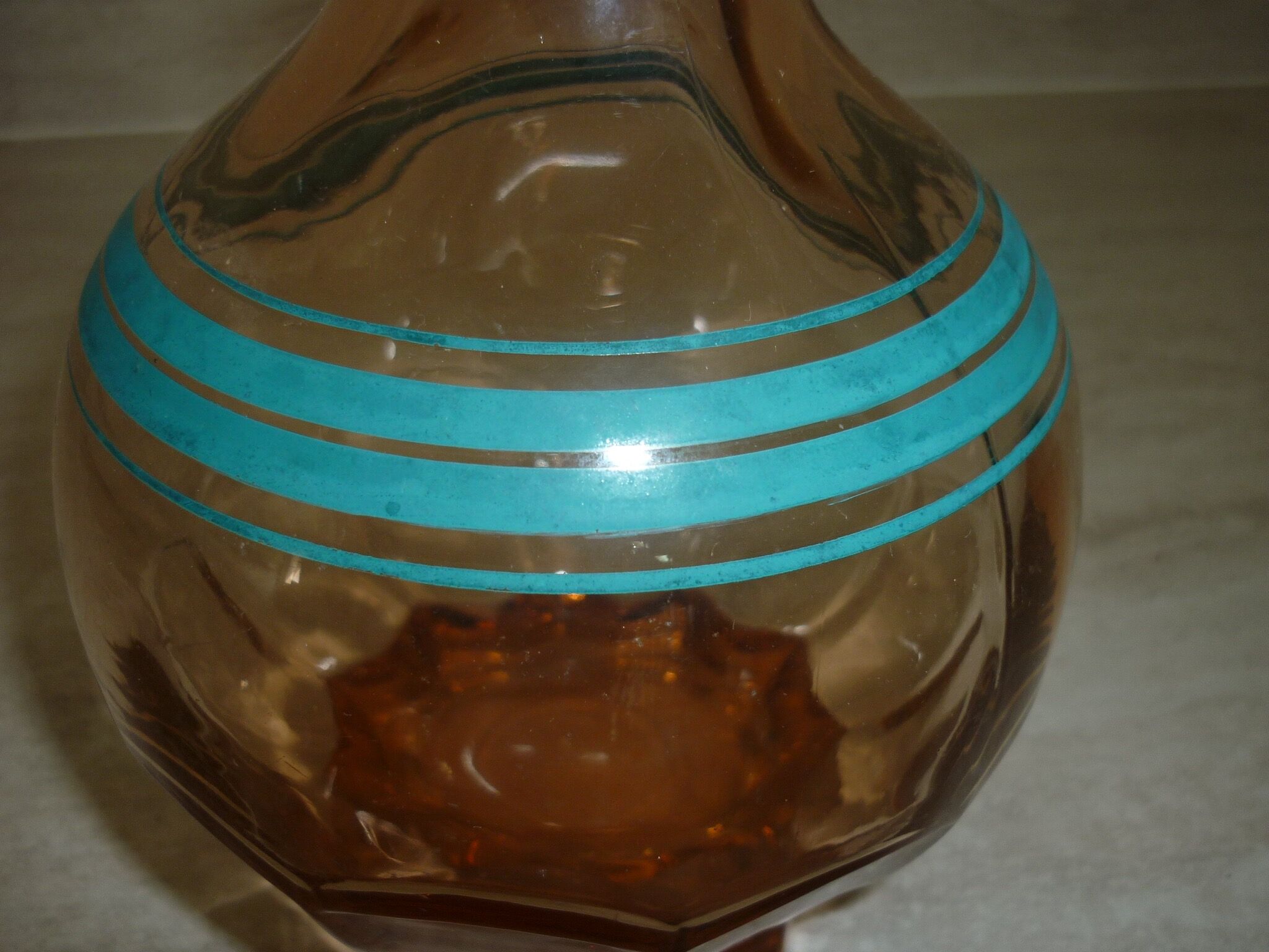 Art Deco carafe in pink transparent glass with cap