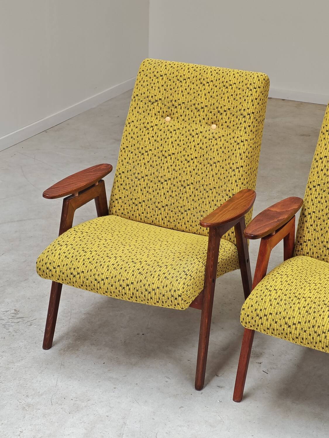 Pair of Yellow armchairs by Jaroslav Smidek for Ton (Thonet) Expo 58