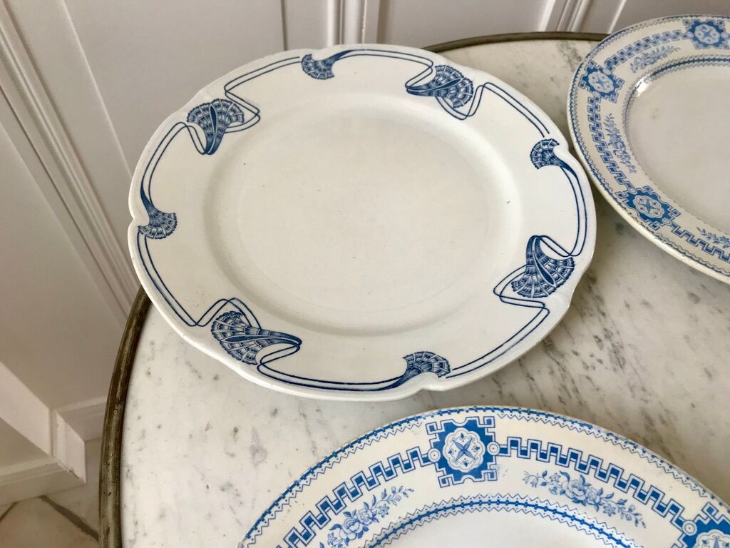Lot of 4 mismatched flat plates terre de fer "alton" late nineteenth