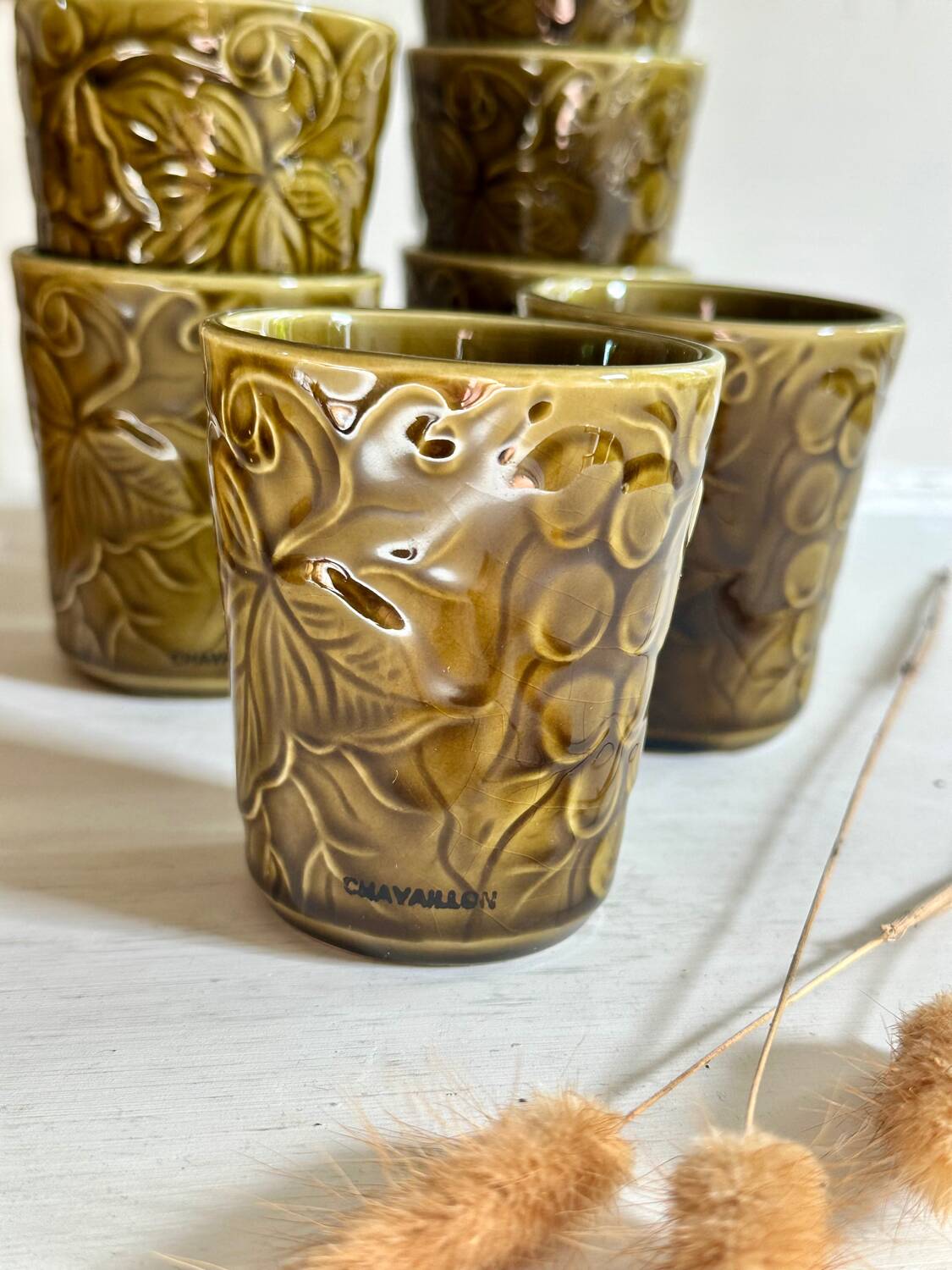 7 tasses Chavaillon de Sarreguemines olive