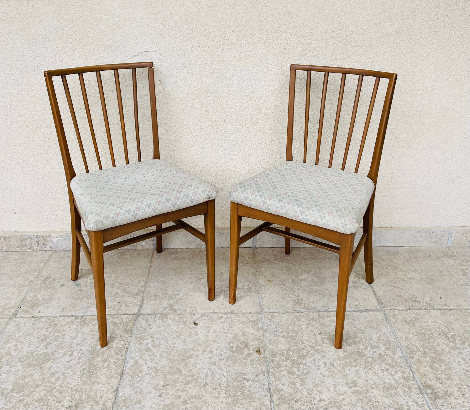 2 vintage chairs from the 1960s