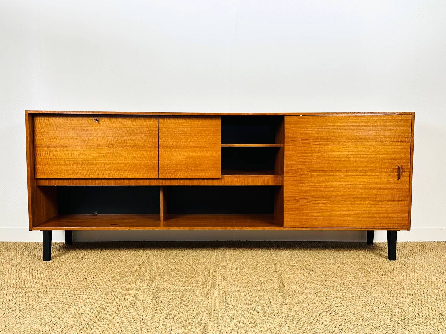 Enfilade haute scandinave, 1960