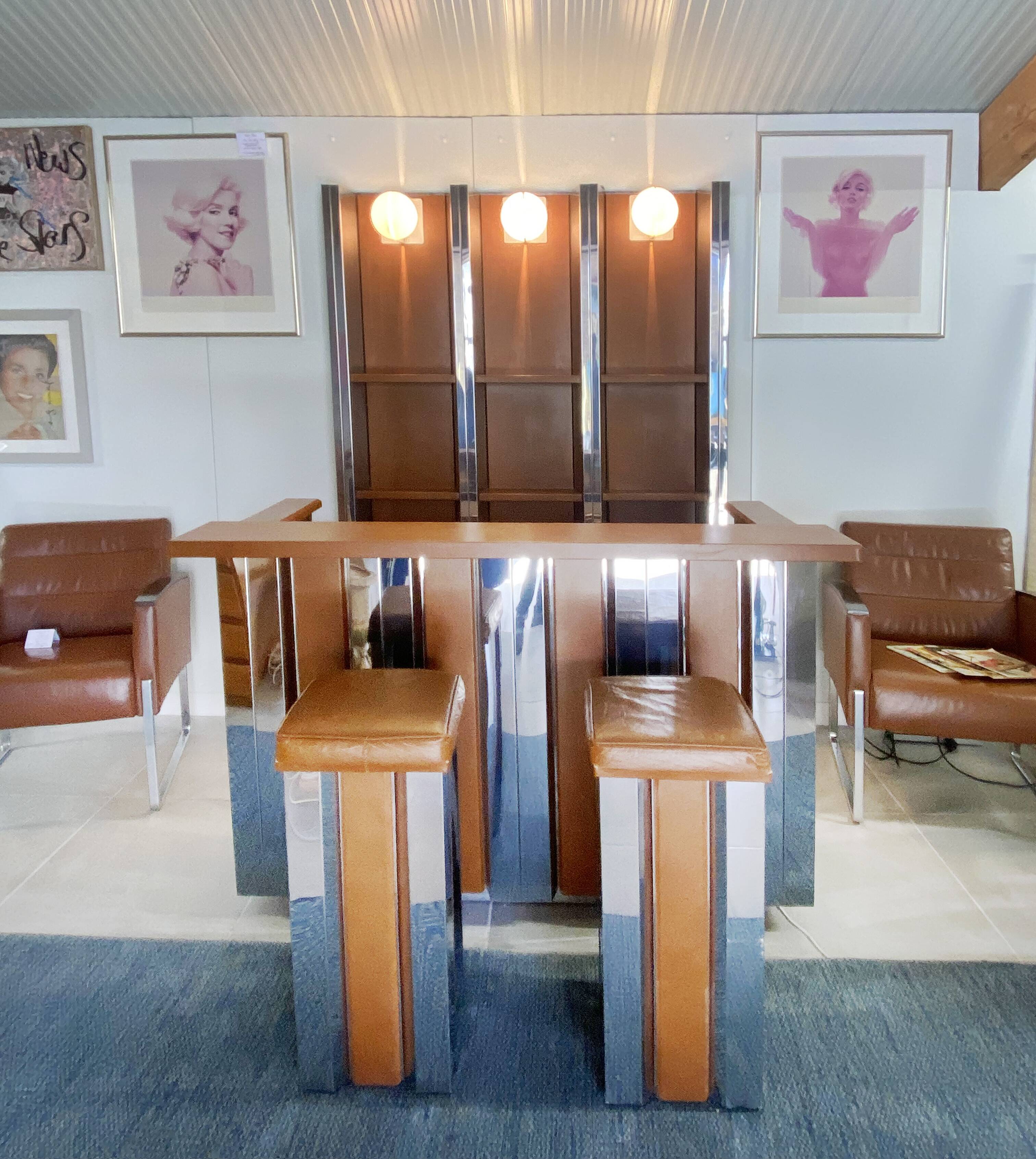 Bar Set - Shelves-Stools - Year 1970