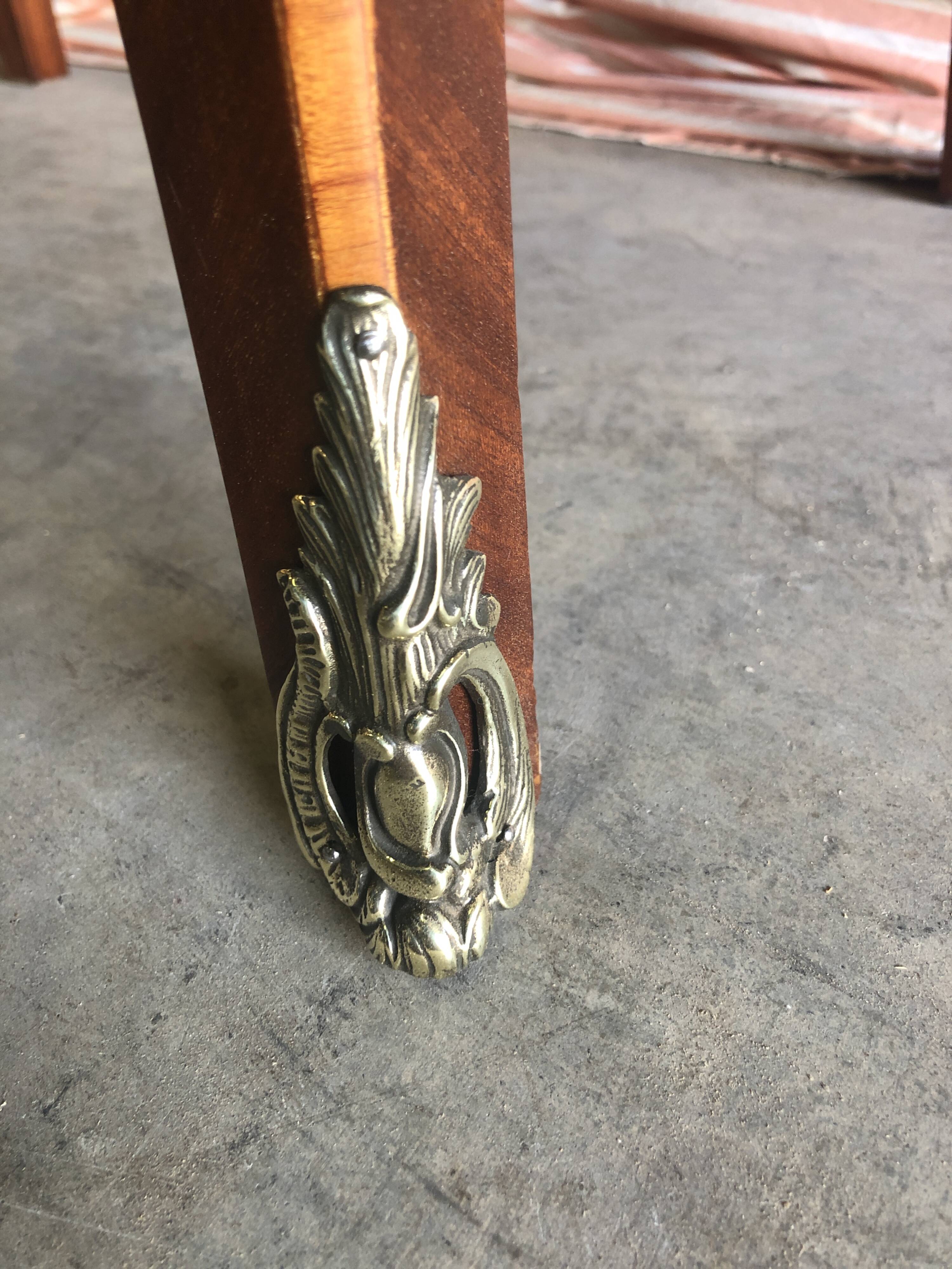 Petite commode « entre deux «