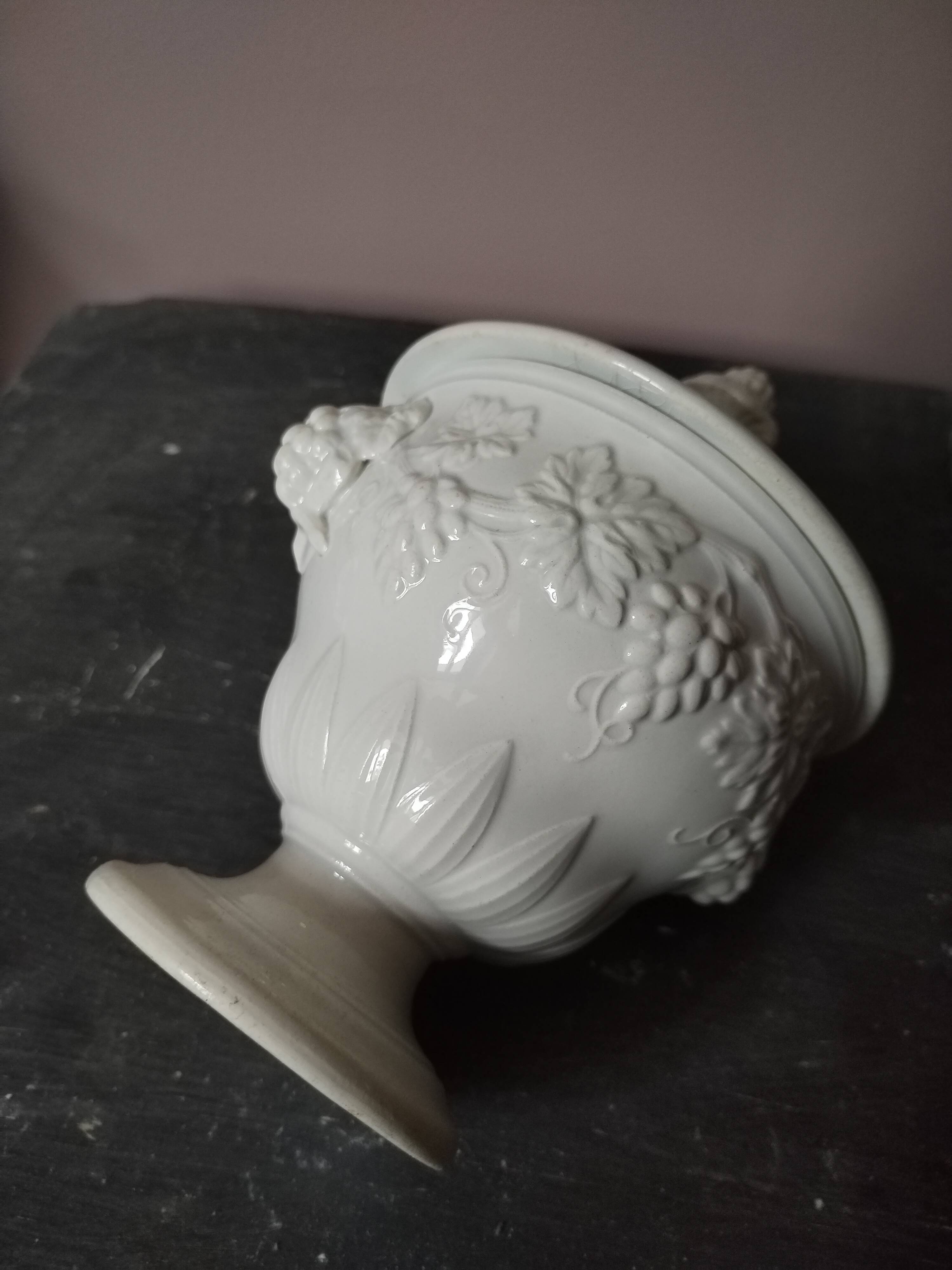 Sugar bowl Creil Montereau