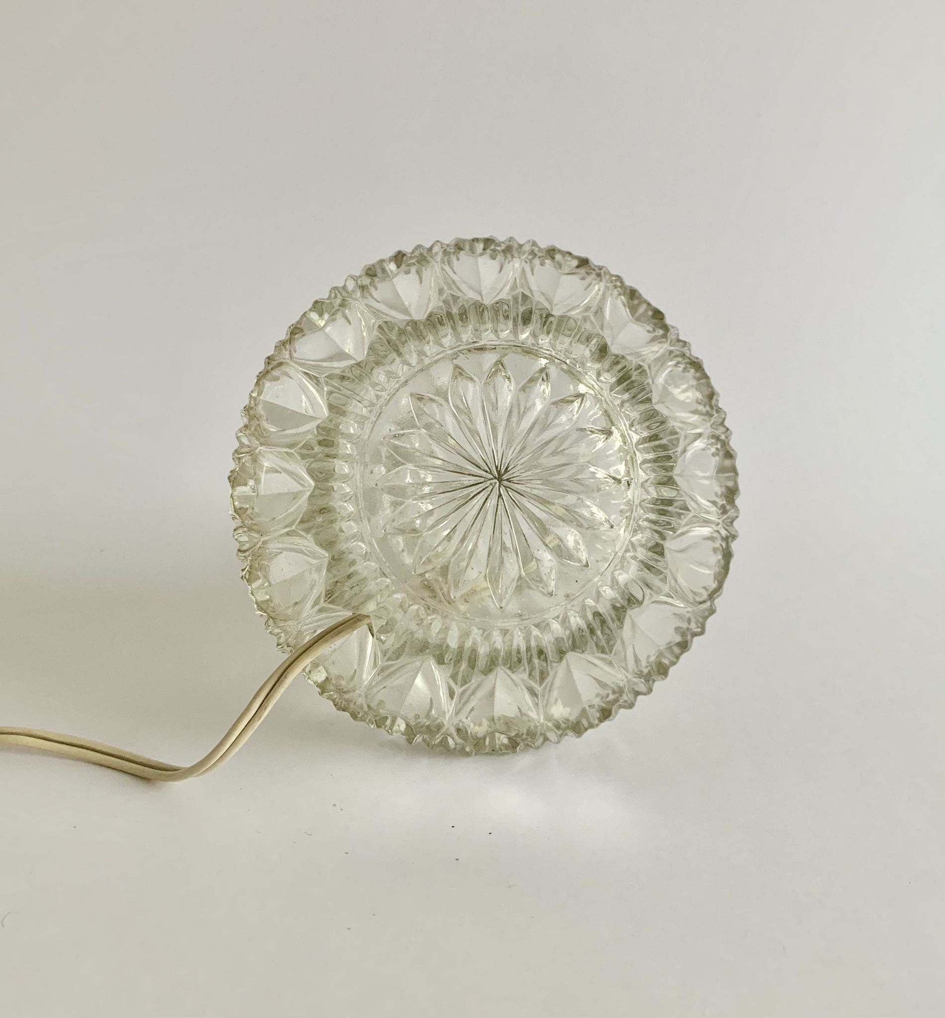 Pied de lampe en verre et laiton, années 1960