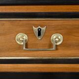 Property chest of drawers in solid walnut, Louis XVI period – Late 18th century