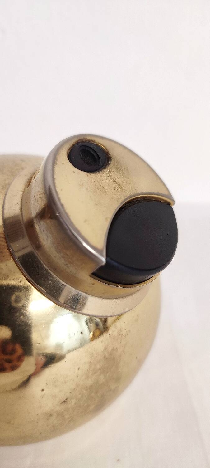 Encendedor de metal dorado "Valenti". Spain,1970s.