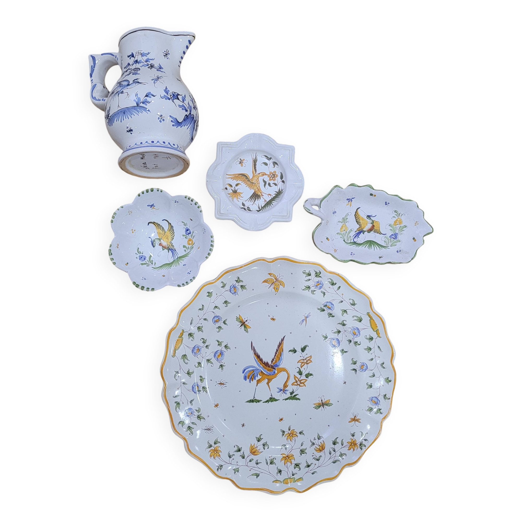 Set of 5 Moustiers porcelain pieces in perfect condition