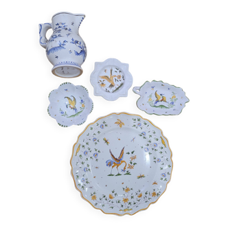 Set of 5 Moustiers porcelain pieces in perfect condition