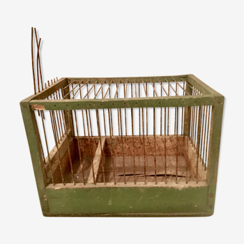 Cage à oiseaux en bois verte