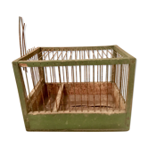 Cage à oiseaux en bois verte