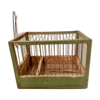 Cage à oiseaux en bois verte