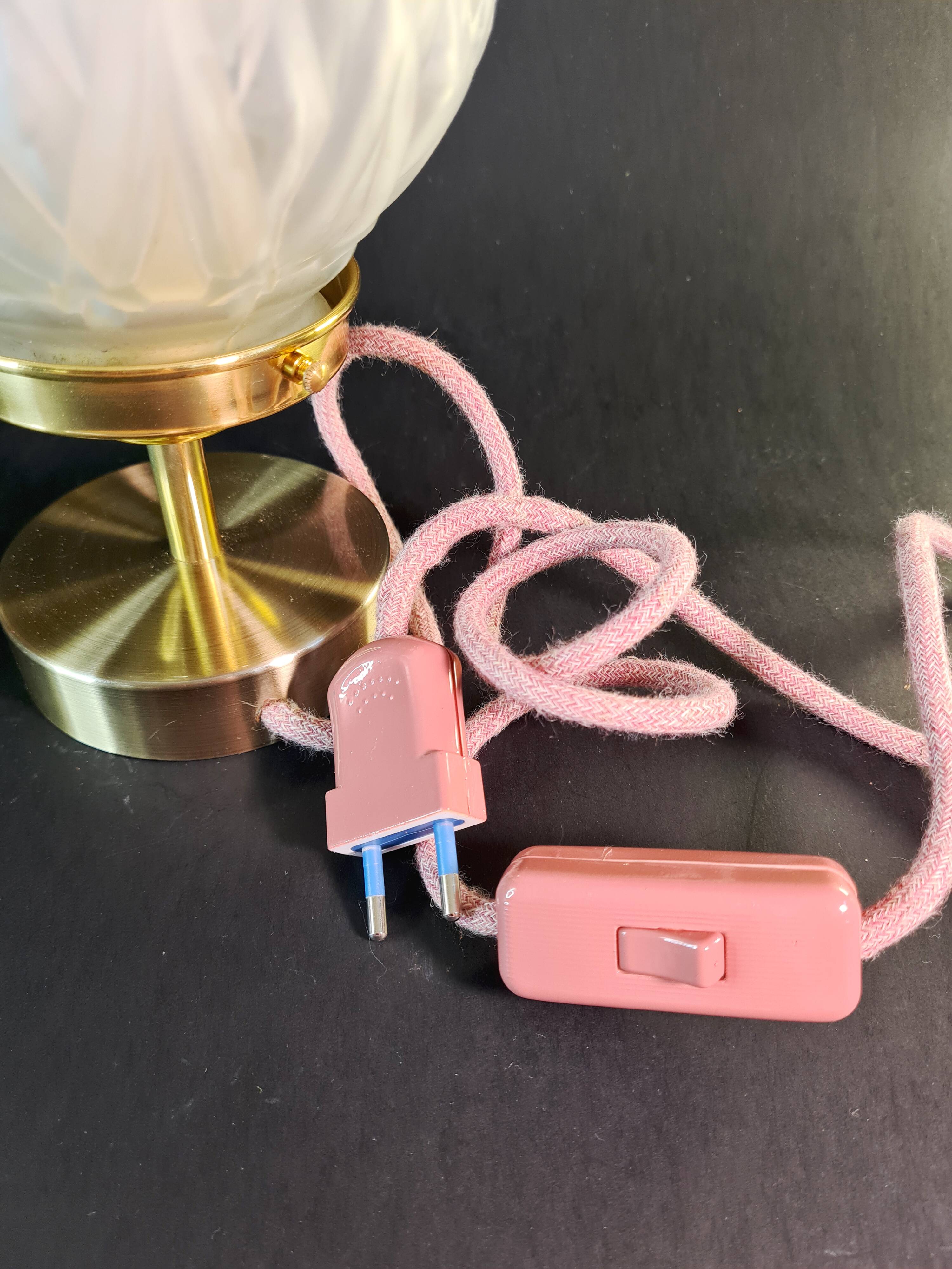 Art deco globe table lamp in brass & frosted glass