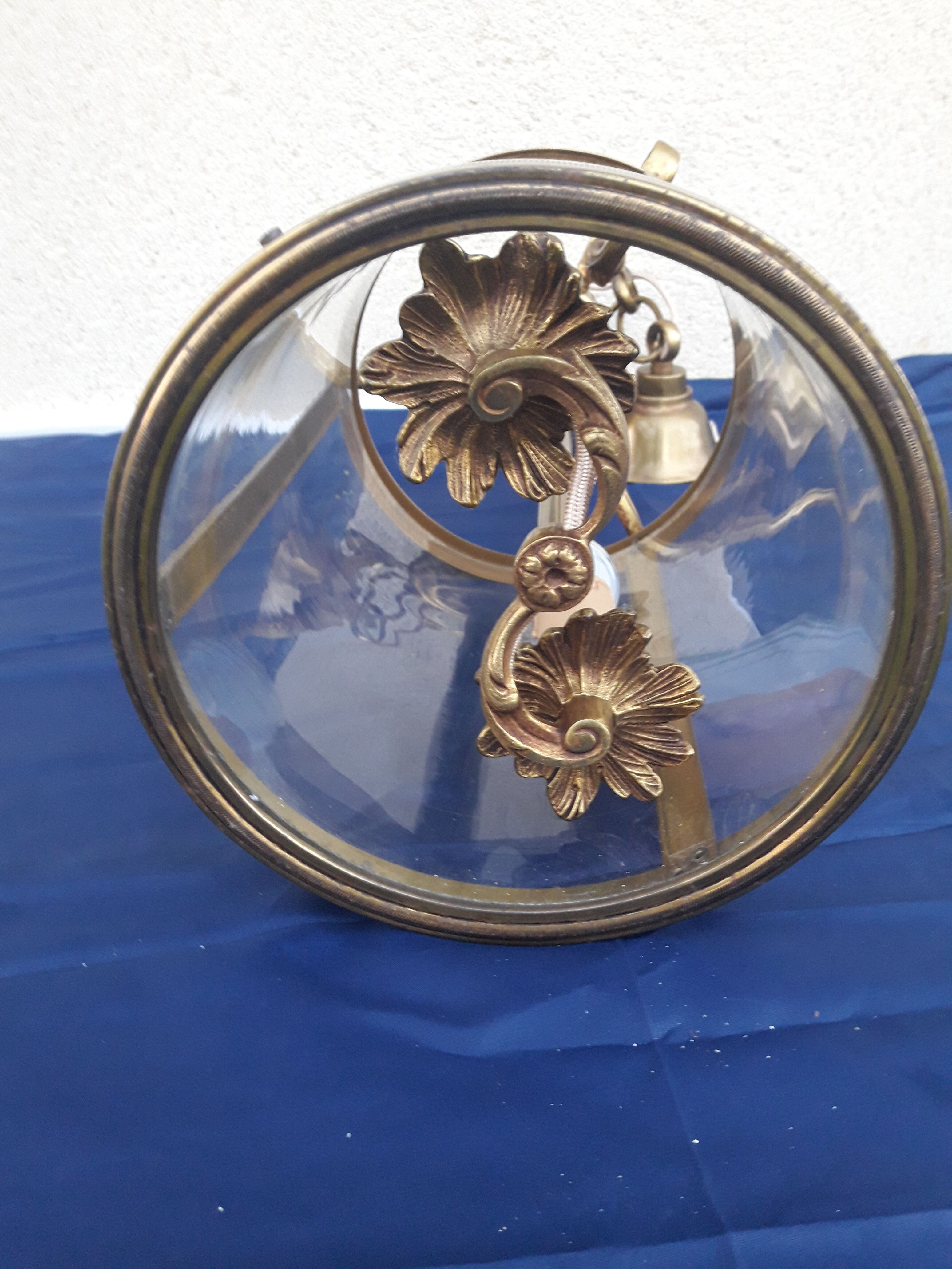 Golden bronze vestibule lantern