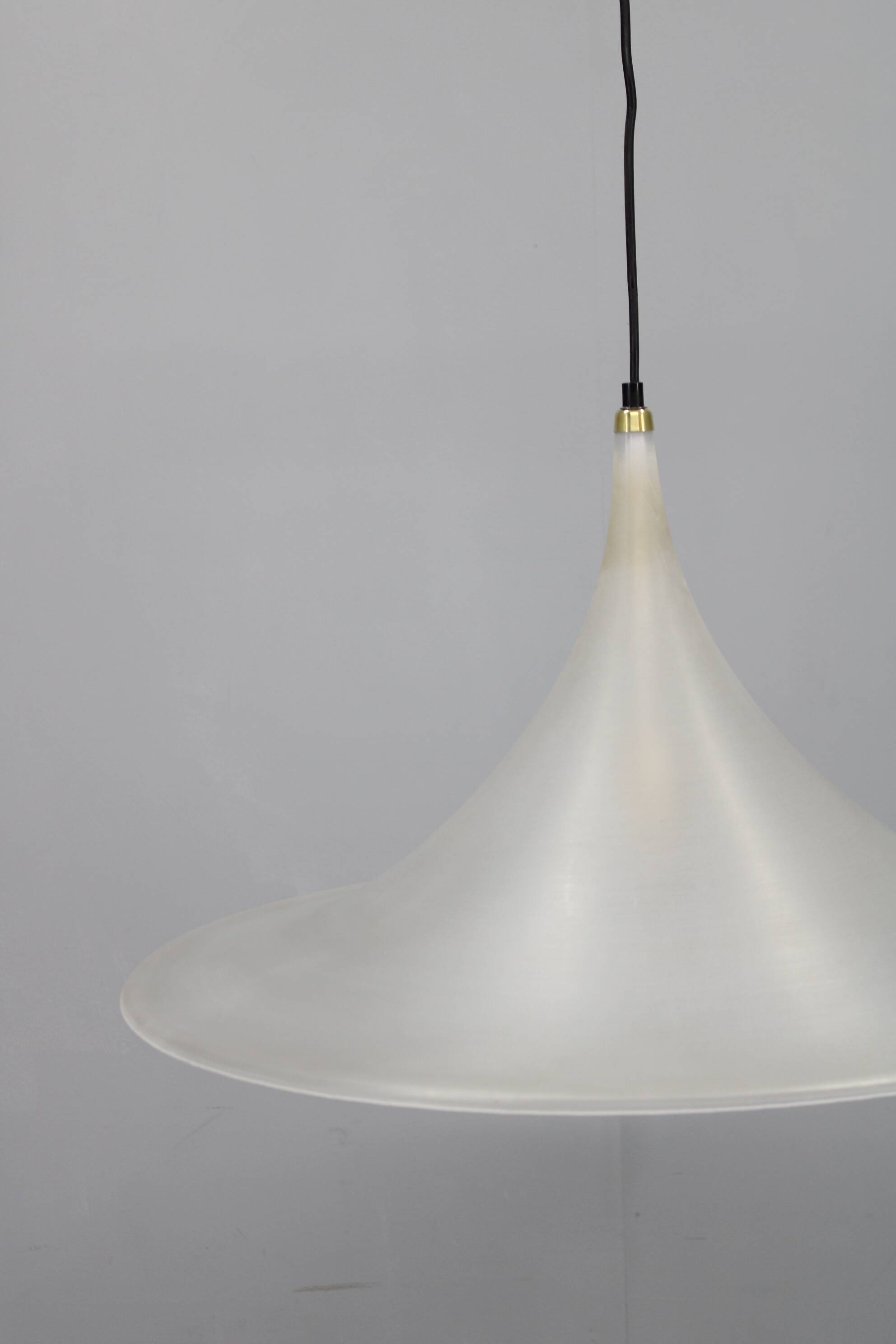 Suspension « Trompette » par Meblo, Italie années 1970