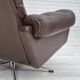 Chaise pivotante danoise des années 1970, état d'origine, cuir d'ameublement marron.