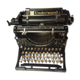 Old Underwood typewrite,r 1918
