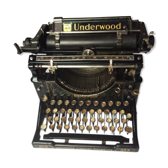 Old Underwood typewrite,r 1918