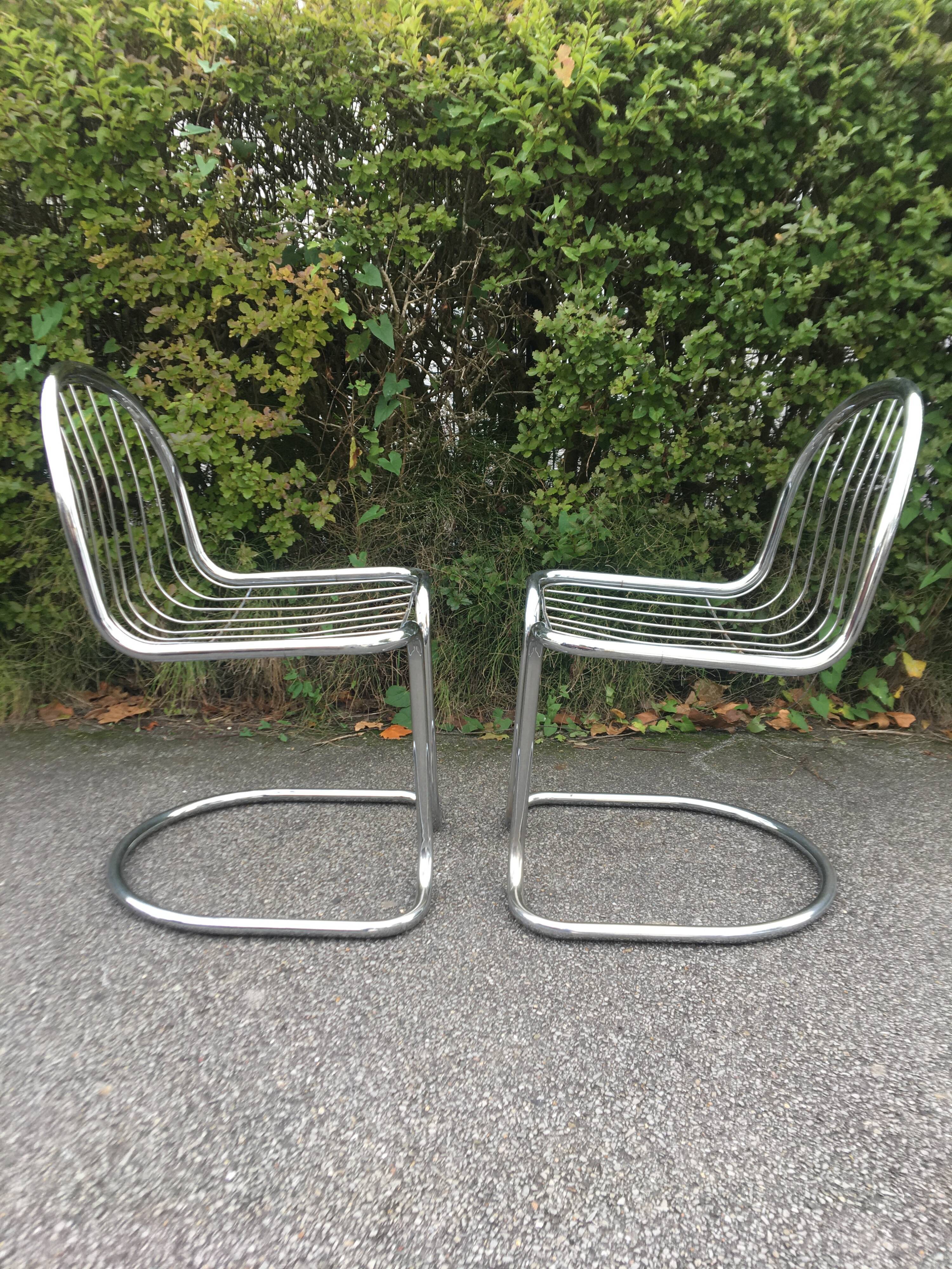 2 chrom -coloured steel chairs from the 70