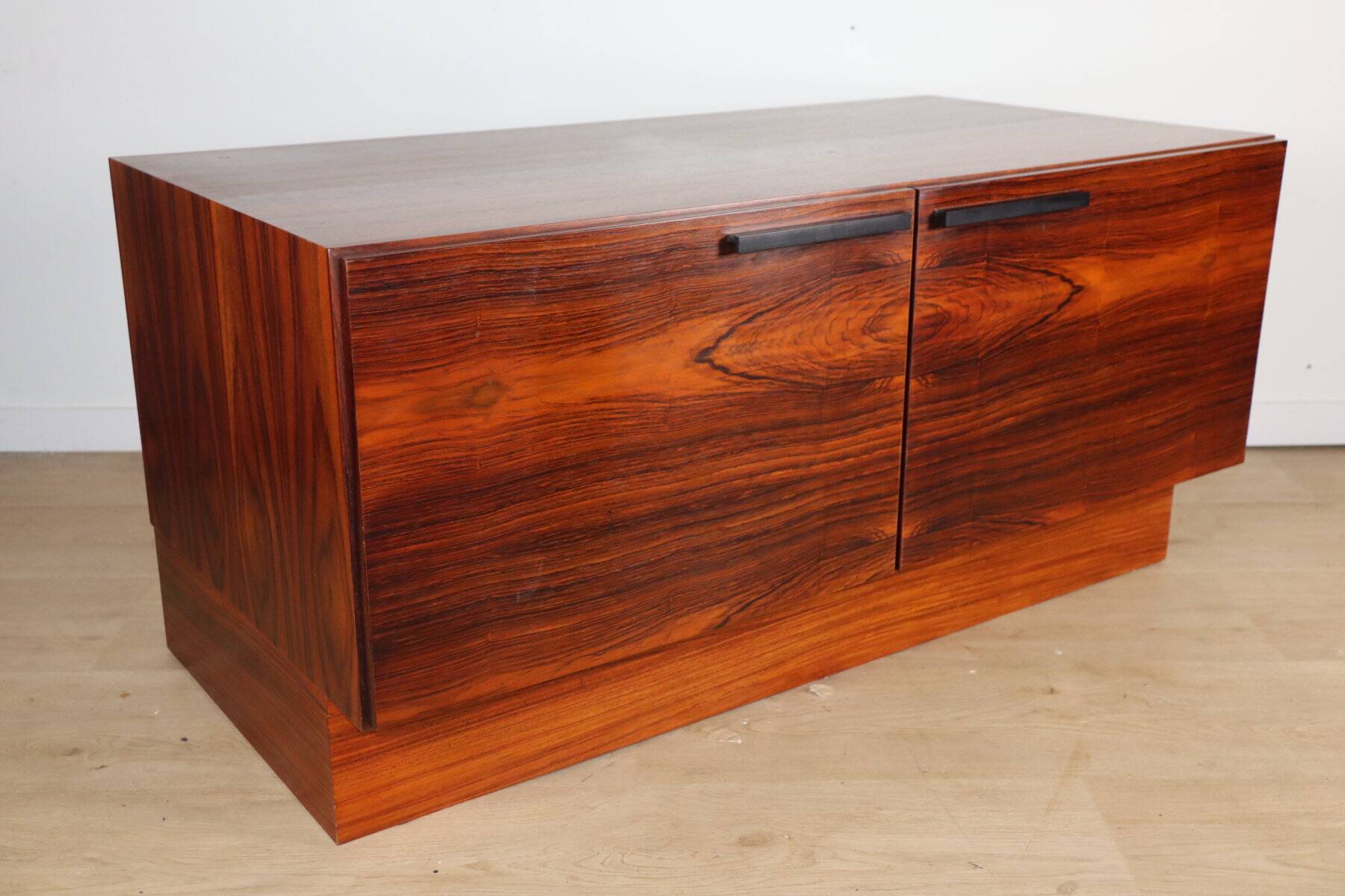 Low Scandinavian sideboard in rosewood – Ib Kofod Larsen – Denmark 1960