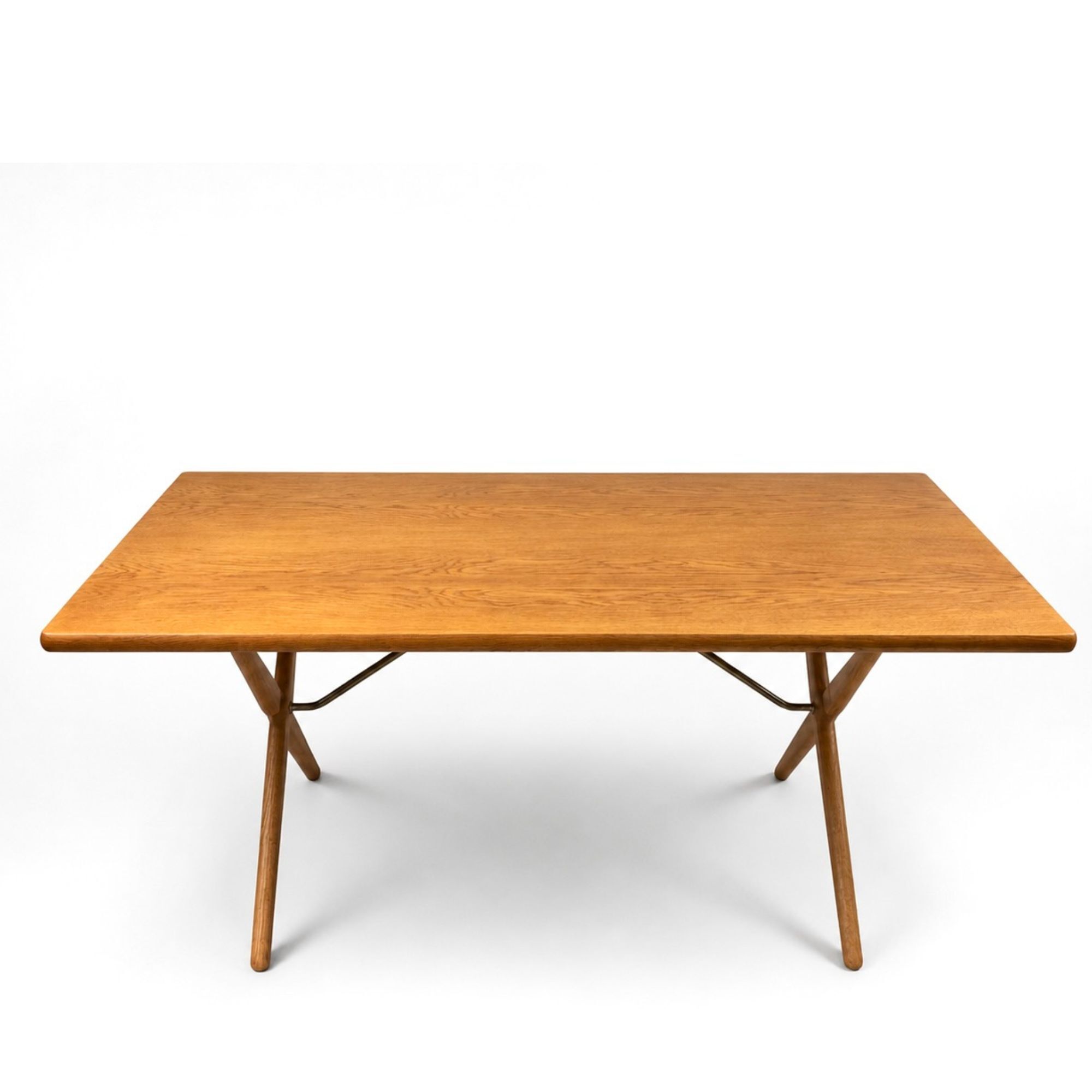 Table model AT-303 in oak by Hans J. Wegner