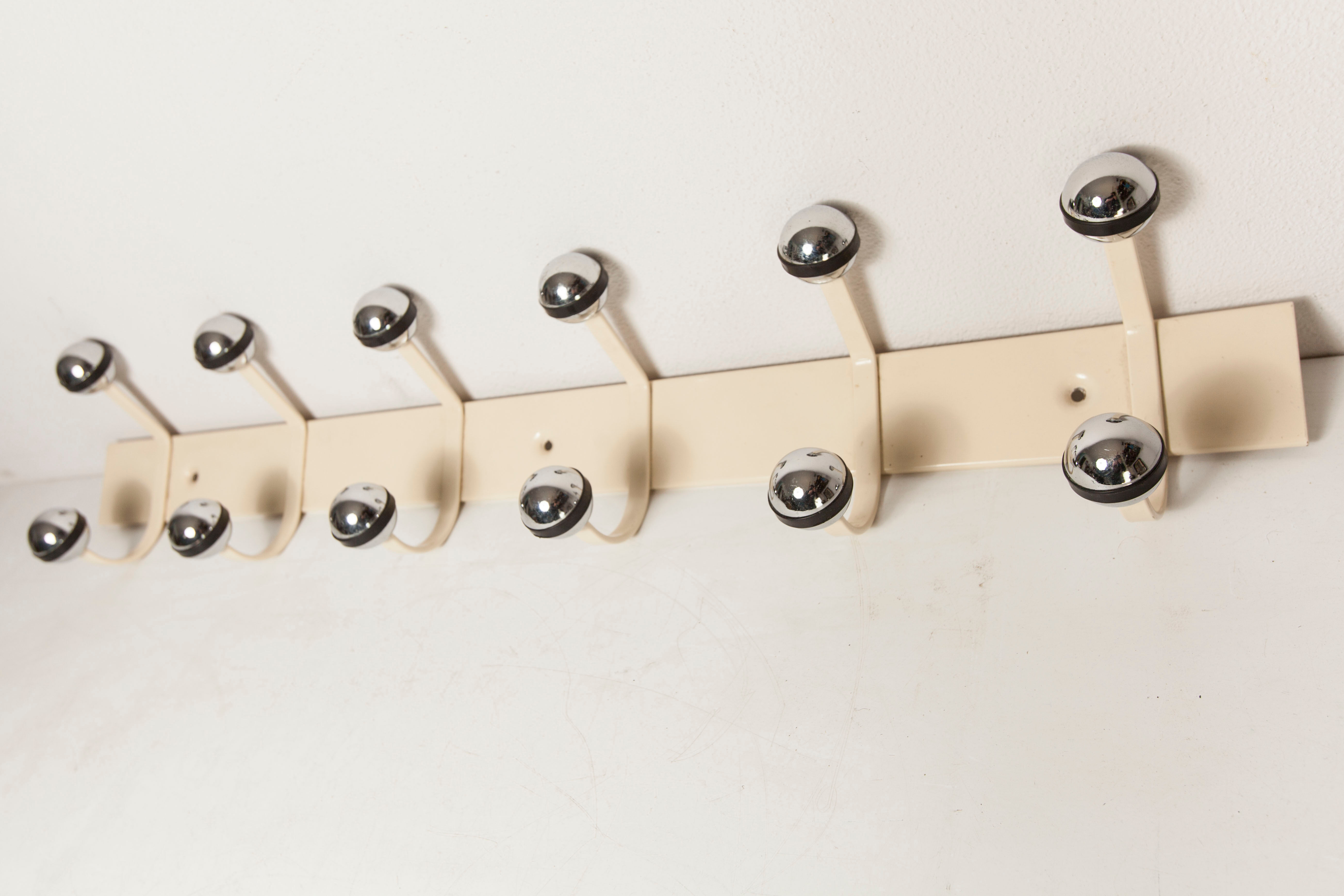 Wall coat rack 12 hooks balls 1970 beige and chrome