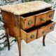 Commode sauteuse à ressaut en Marqueterie de bois de style Transition 