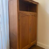 Wooden chest of drawers with 4 shelves