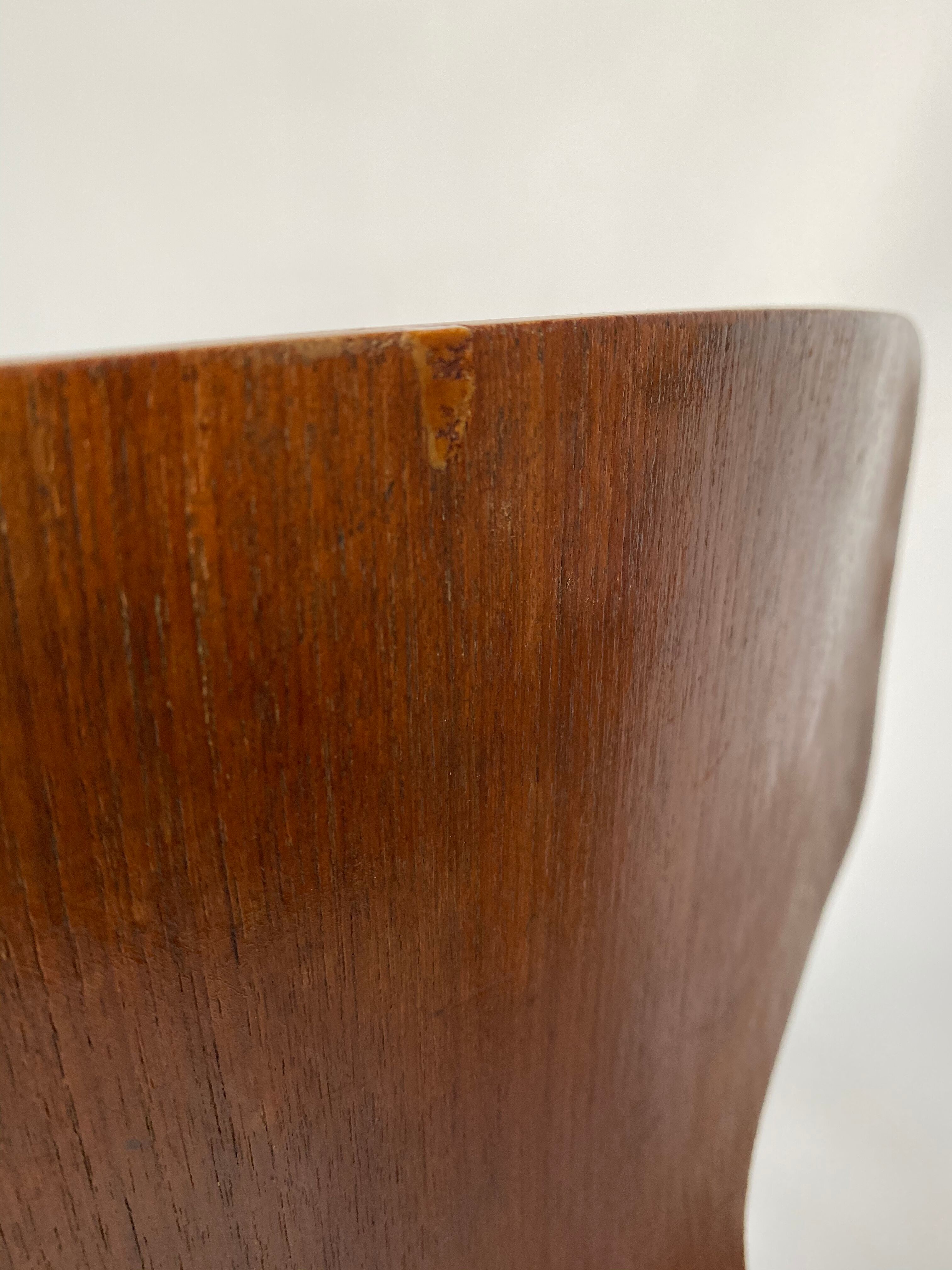 Set of four Danish hammer chairs by Arne Jacobsen for Fritz Hansen