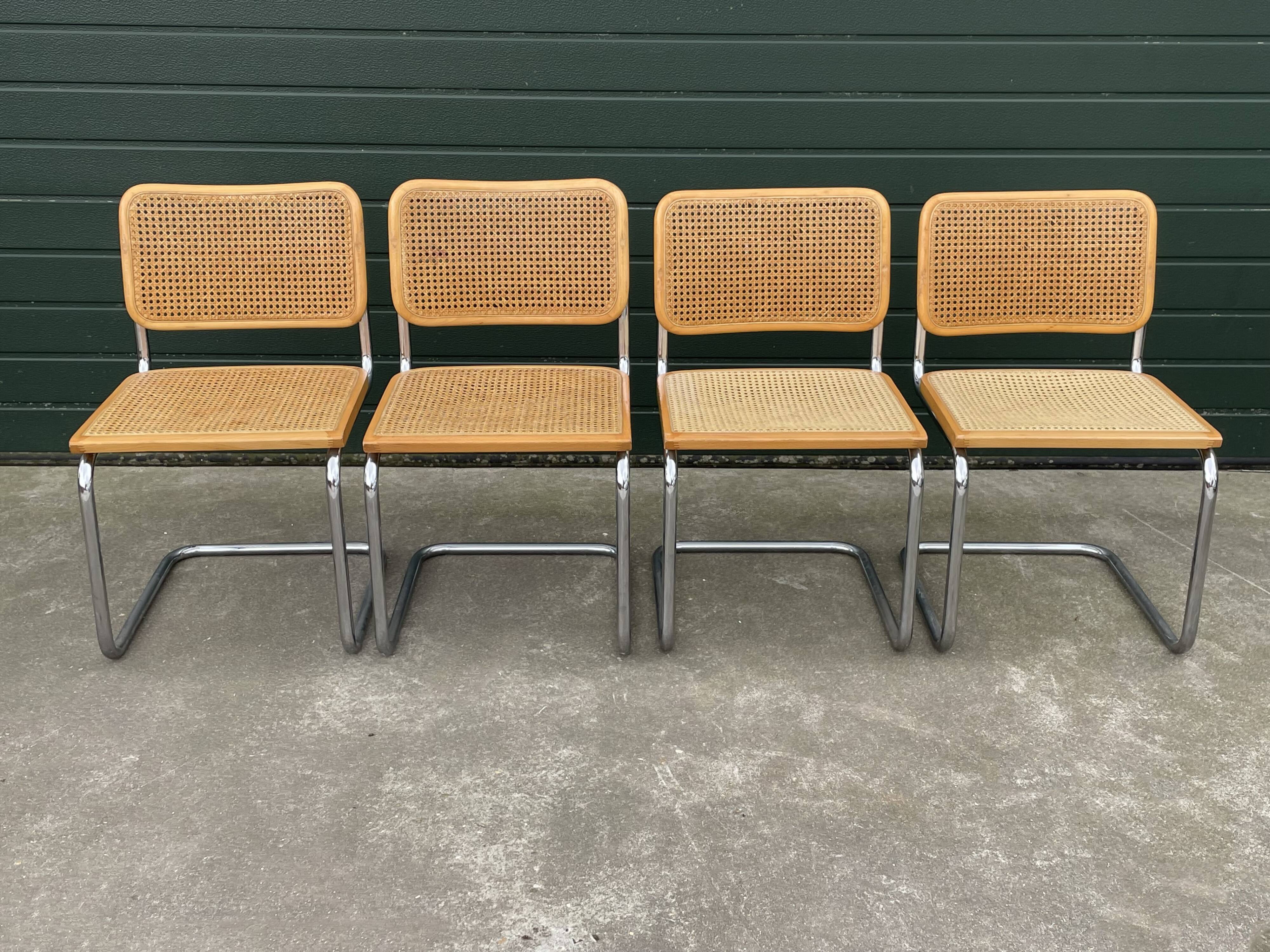 Lot de 4 chaises Cesca modèle b32 en chrome fabriqué en italie par Marcel Breuer