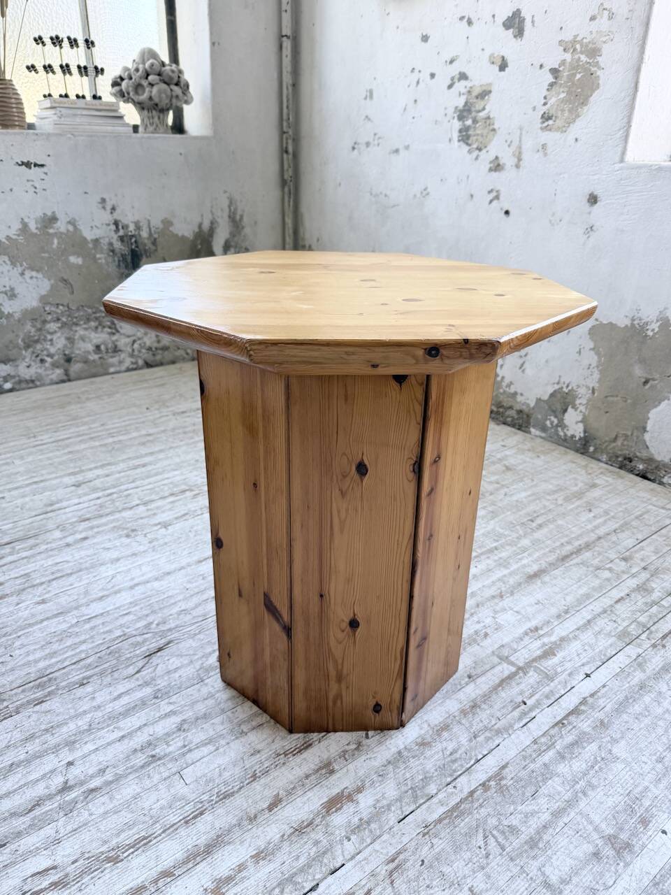 Hexagonal console table guéridon Regain pine 1970