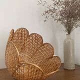 Vintage wicker rattan flower suspension