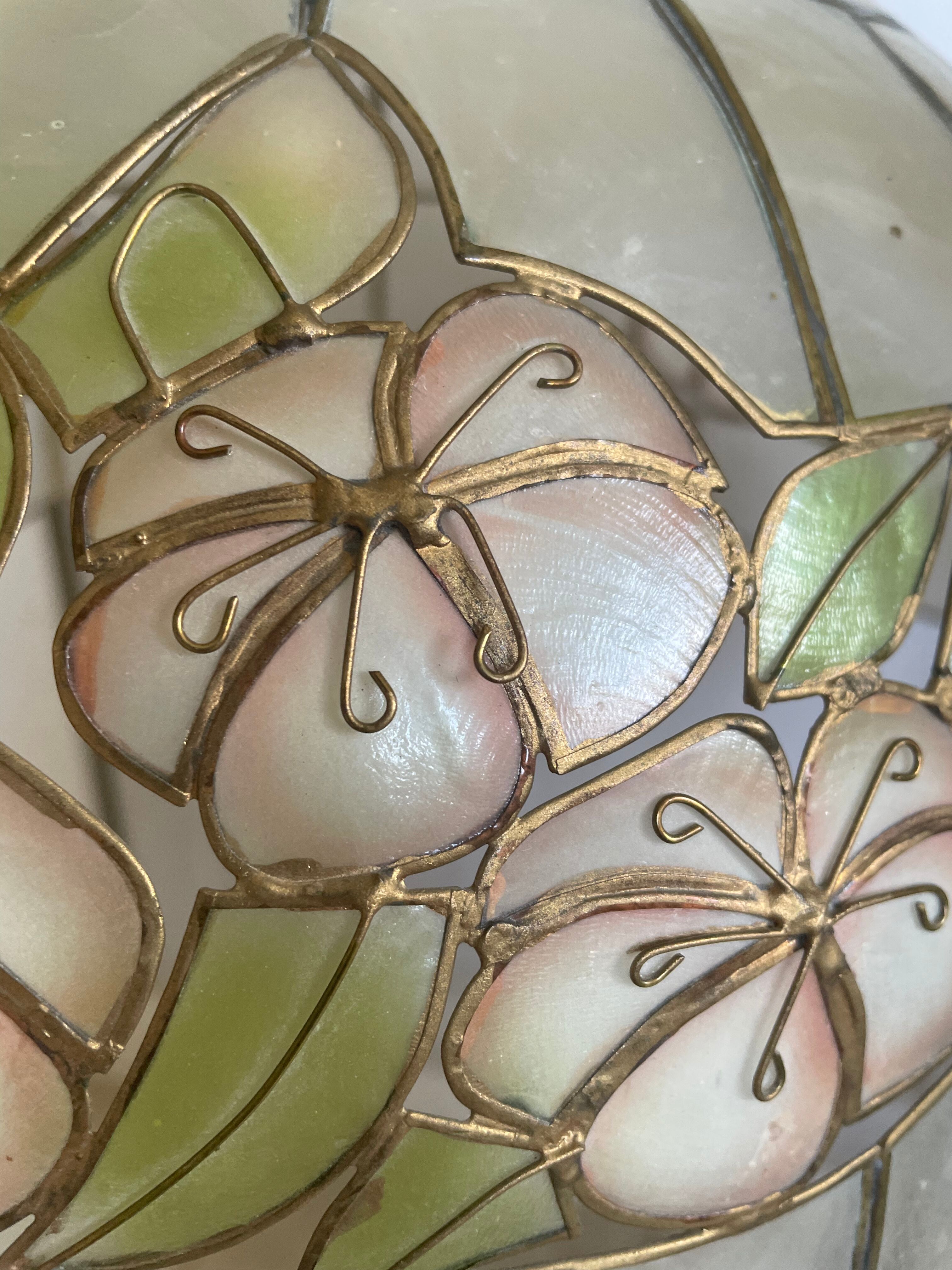 Mother-of-pearl pendant light