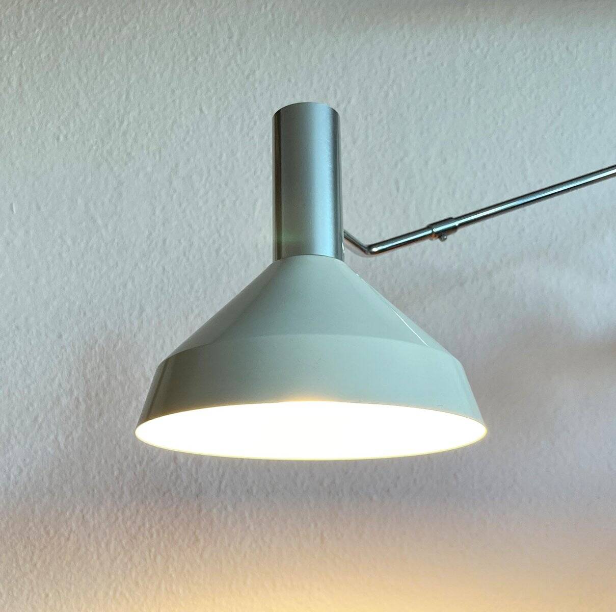Mid-century minimalist Swiss table lamp with a clamp by Rosemarie and Rico Baltensweiler for Baltensweiler, 1950s.