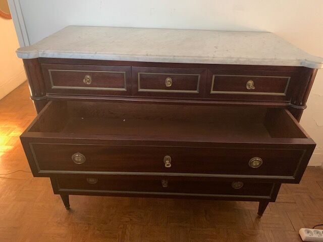 Louis XVI dresser