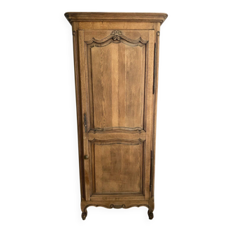 Bonnetière, armoire en bois, rénovée