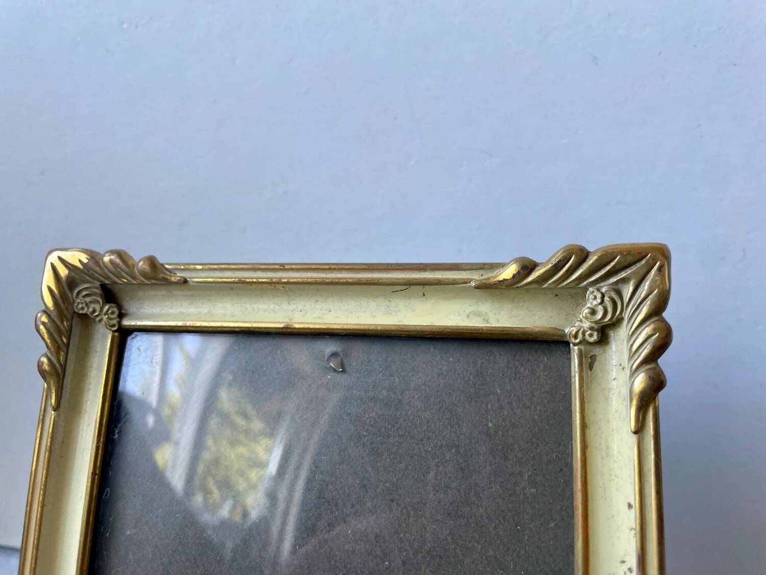 Art deco  metal picture frame 14 cm x 11  convex glass