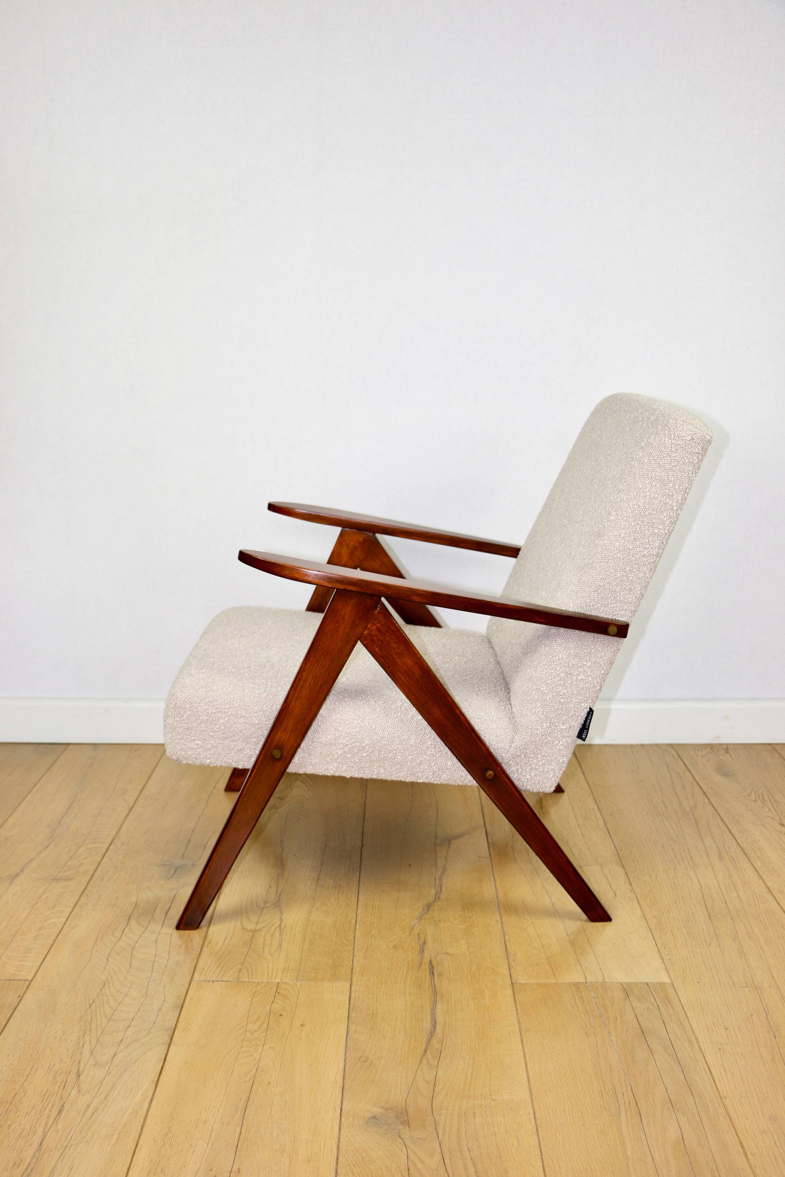 Vintage armchair B-310 VAR beige boucle dark structural wood 1970s - 2 pieces available