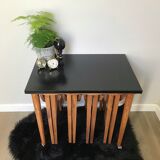 Table basse et ses tabourets