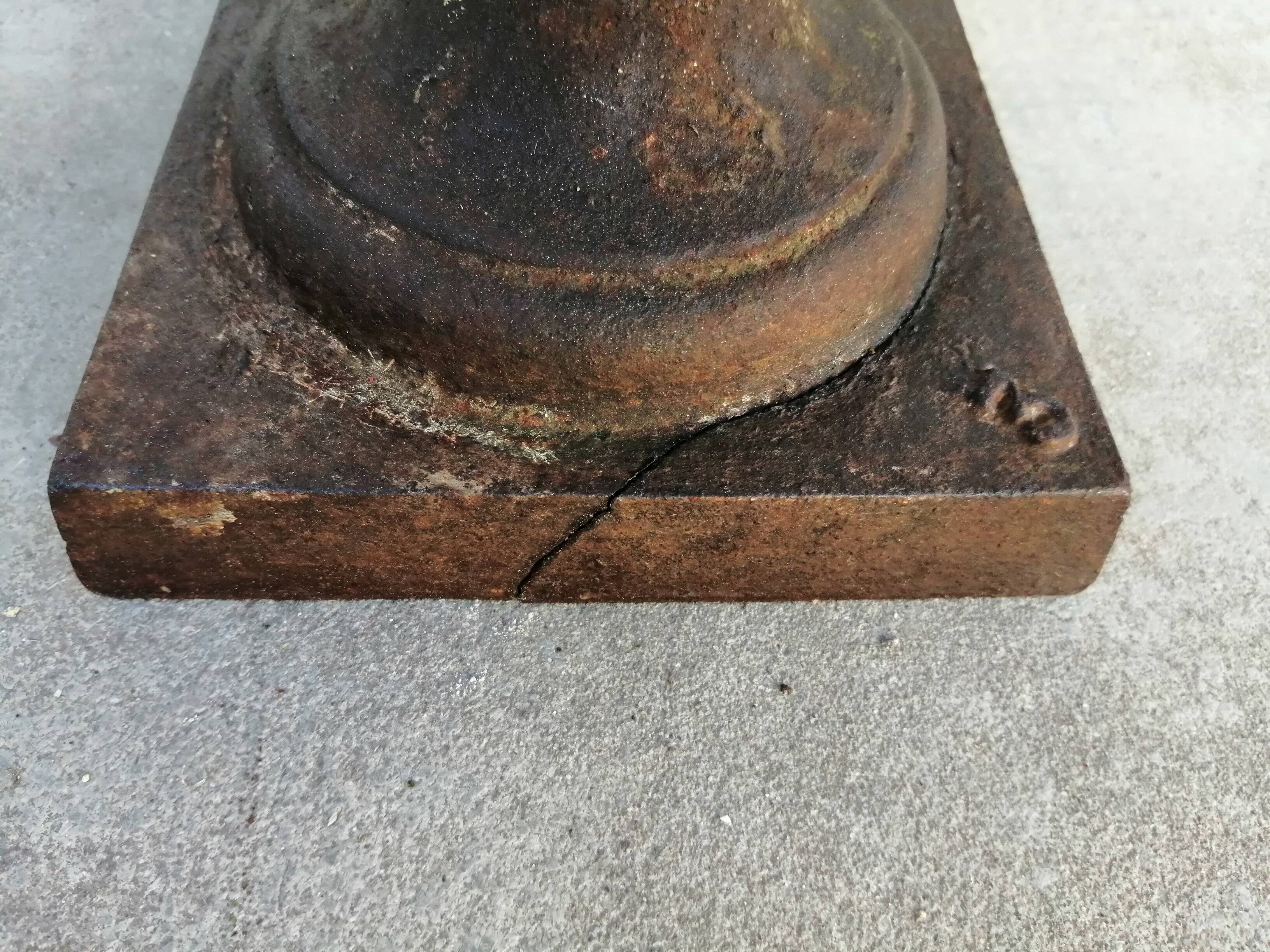 Vase médicis en fonte pechenard