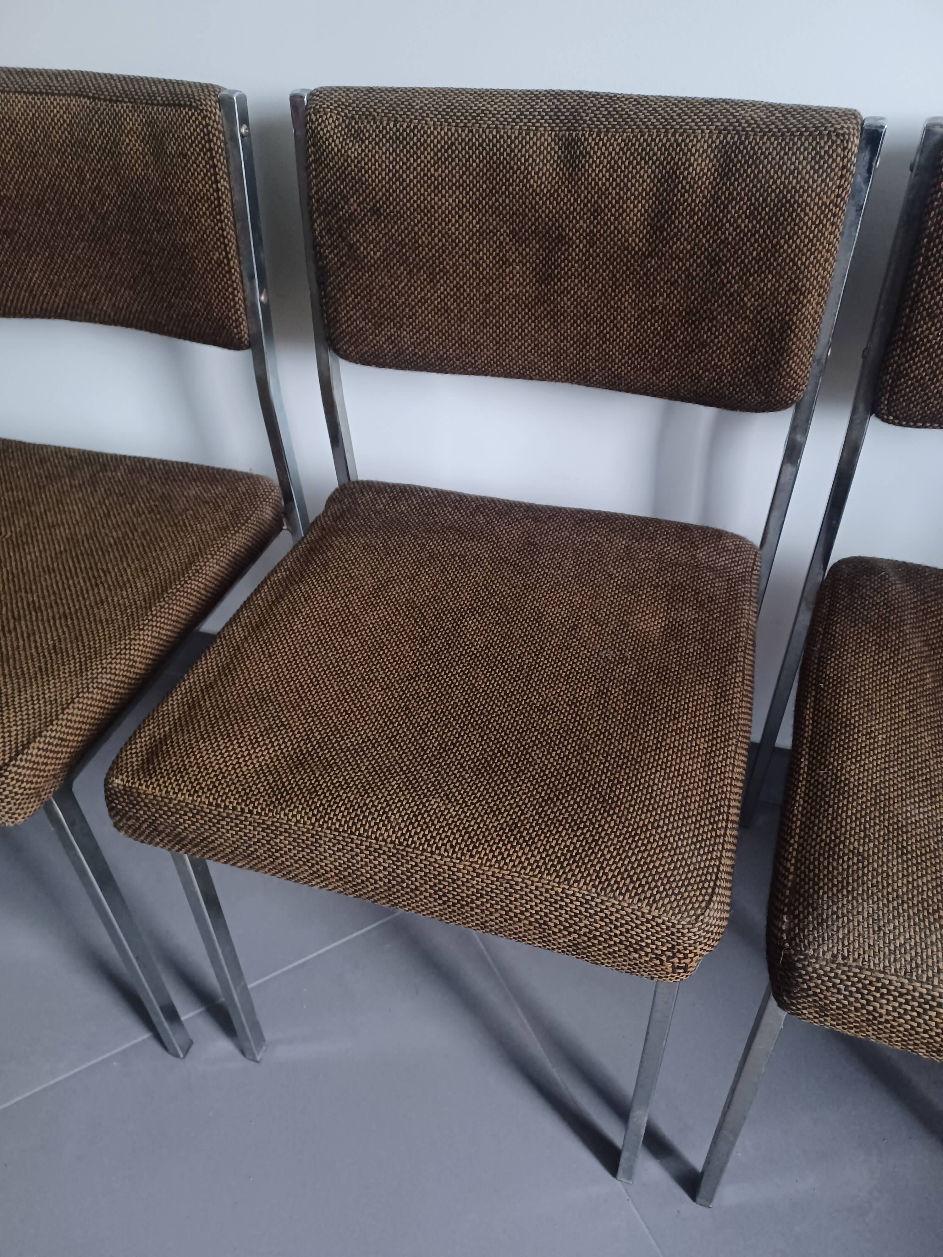 Five chairs in chromed metal and mottled fabric