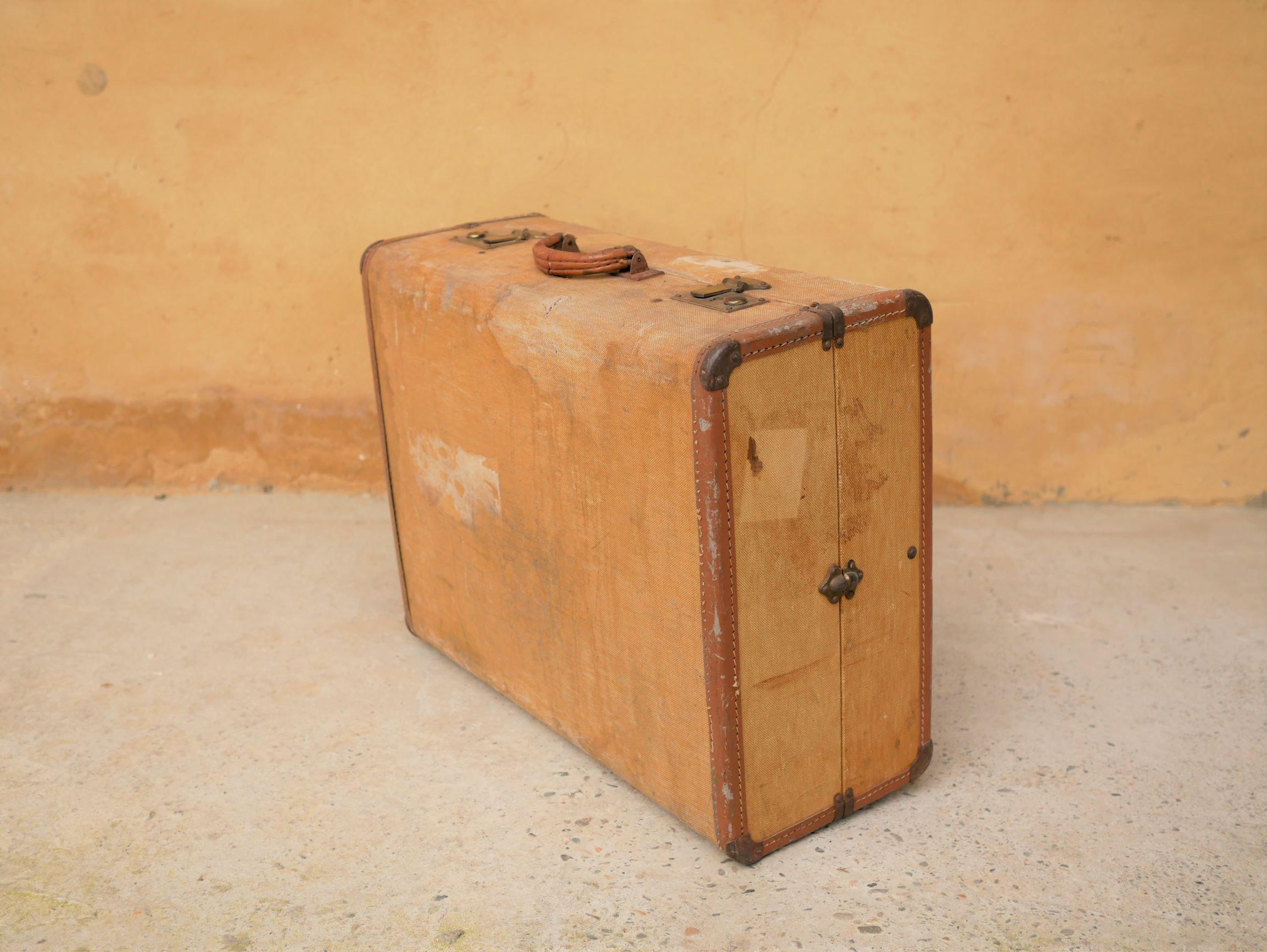 Yellow vintage case