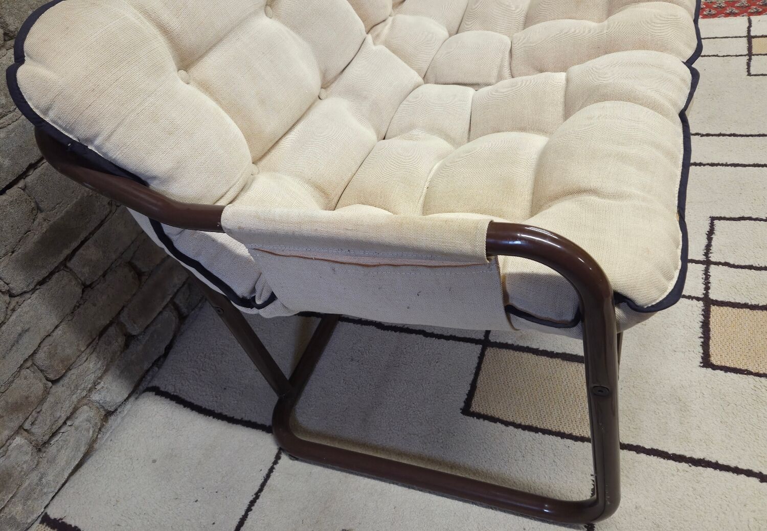 Tubular two-seater bench from the 1970s.