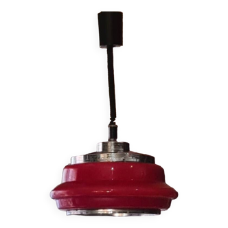 suspension 1960 a 70 opaline rouge  et chrome   64x38   tres bon etat