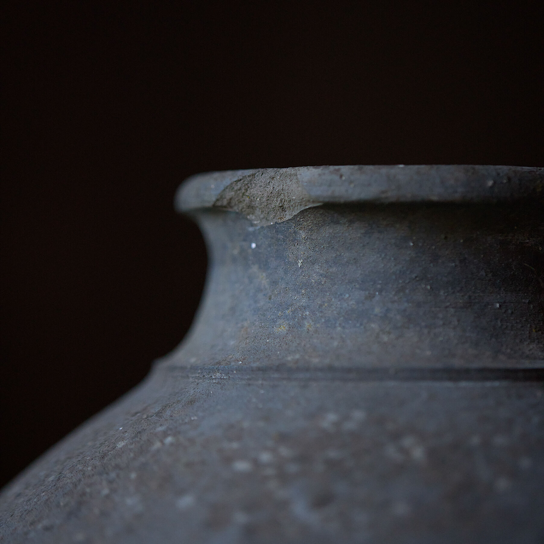 Ancient vase - Wabi sabi