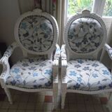 Paire de fauteuils de style Louis XV
