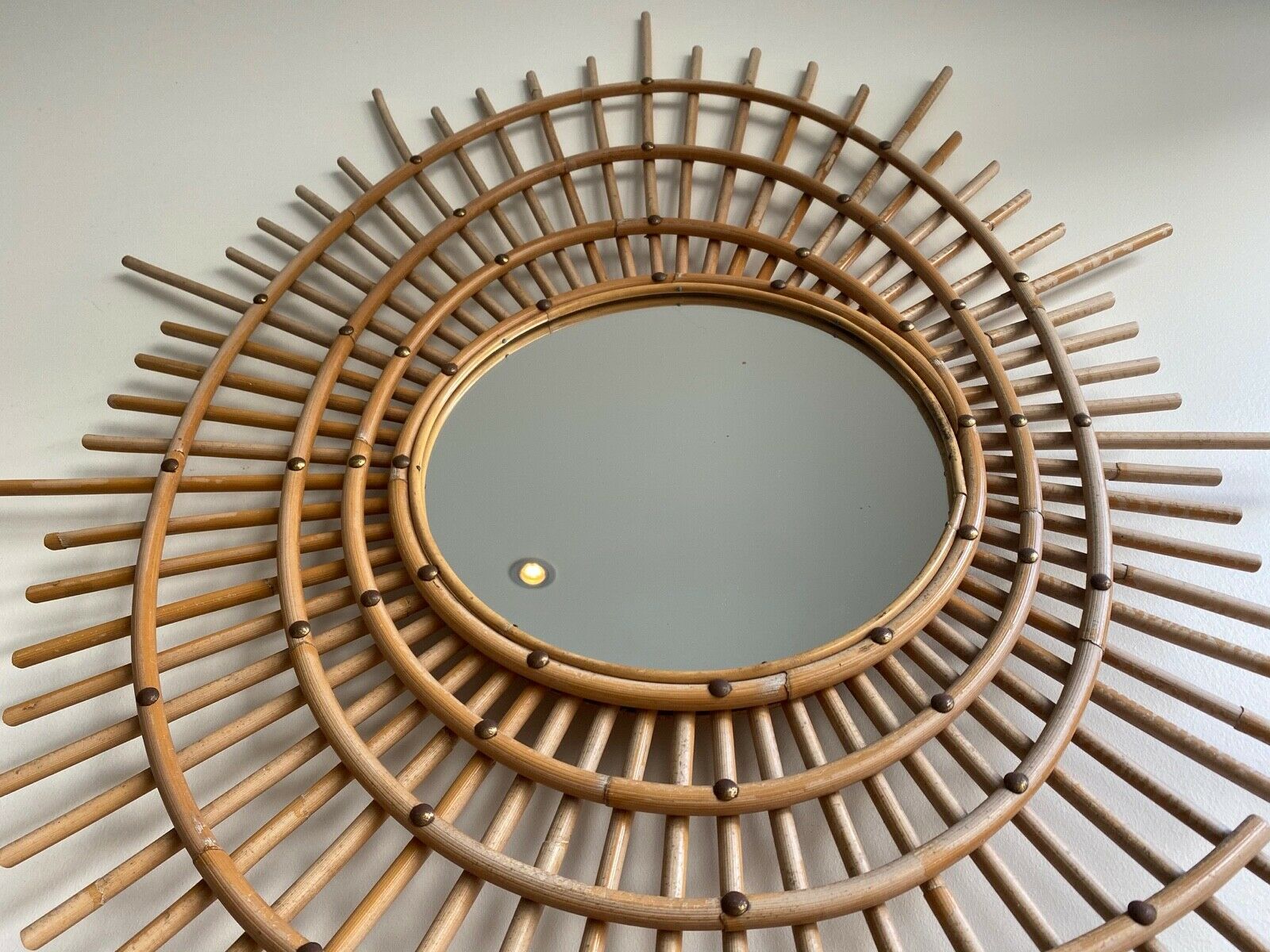 Miroir soleil en rotin 1970 design francais 65x84cm